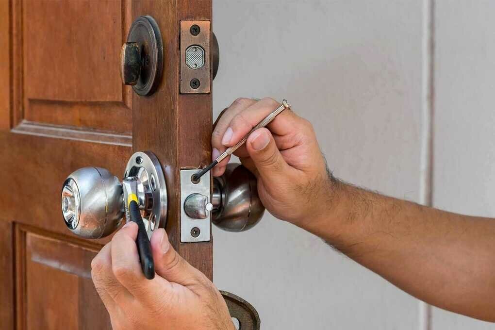 Technische Kleinreparaturen, Haustechnik-Wartung und Soforthilfe durch den Hauswart vor Ort